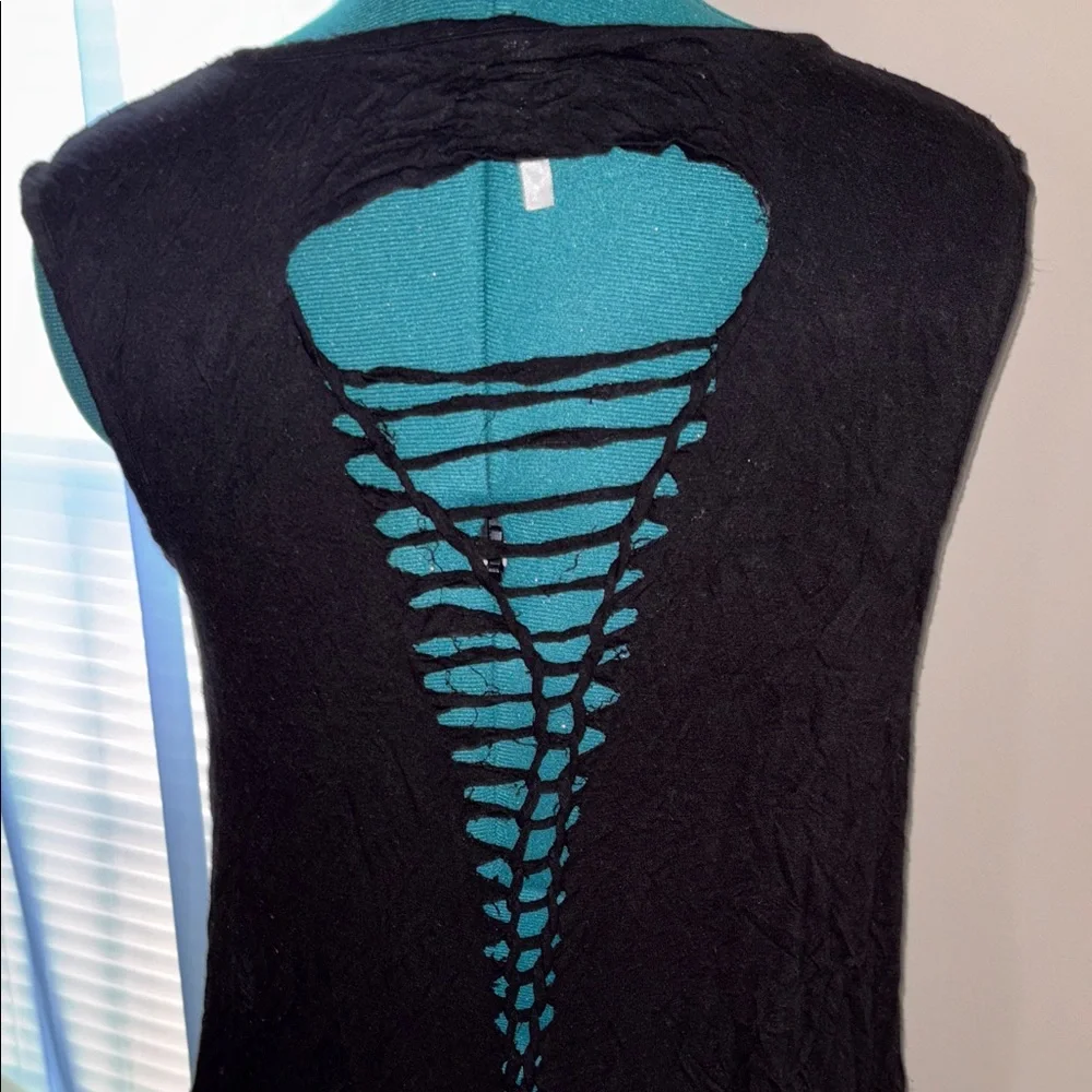 Ocasion Women's Graphic Print Tank Top - Picture 5 of 5